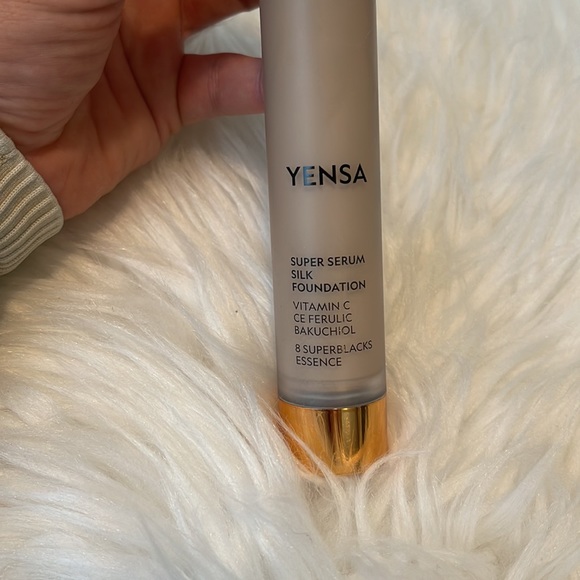 yensa Makeup Yensa Super Serum Silk Foundation Shade Light Neutral